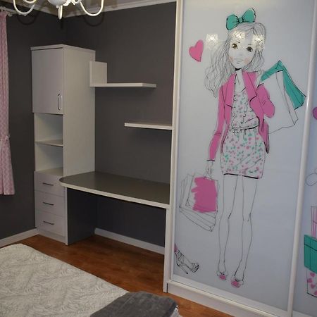 Apartment On Getmana Vigovskogo 49 リウネ エクステリア 写真