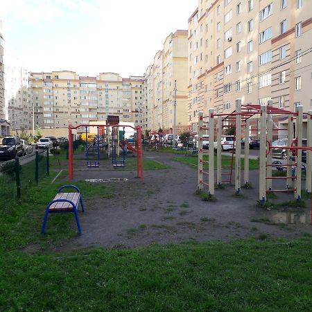 Apartment On Getmana Vigovskogo 49 リウネ エクステリア 写真