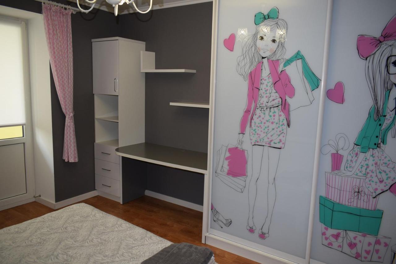 Apartment On Getmana Vigovskogo 49 リウネ エクステリア 写真